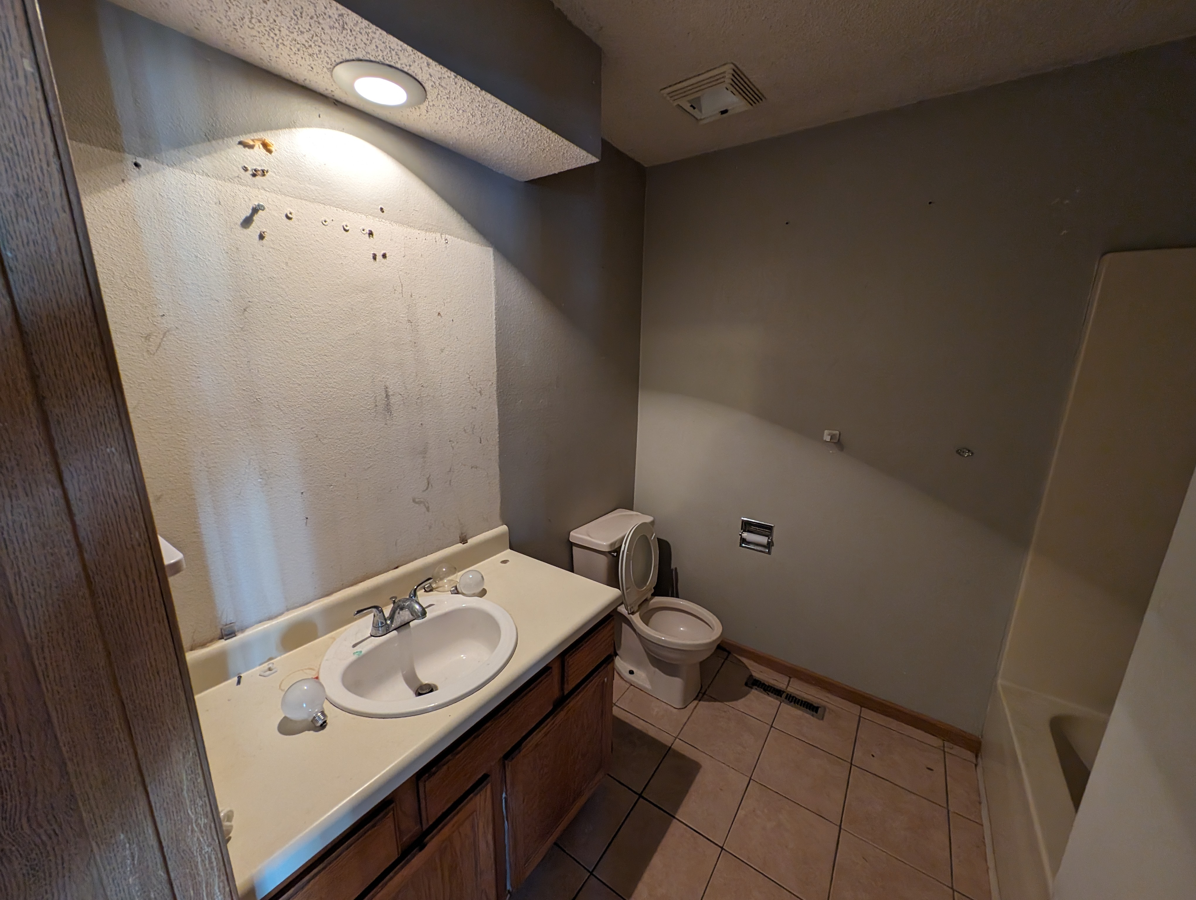 Bathroom before renovation
