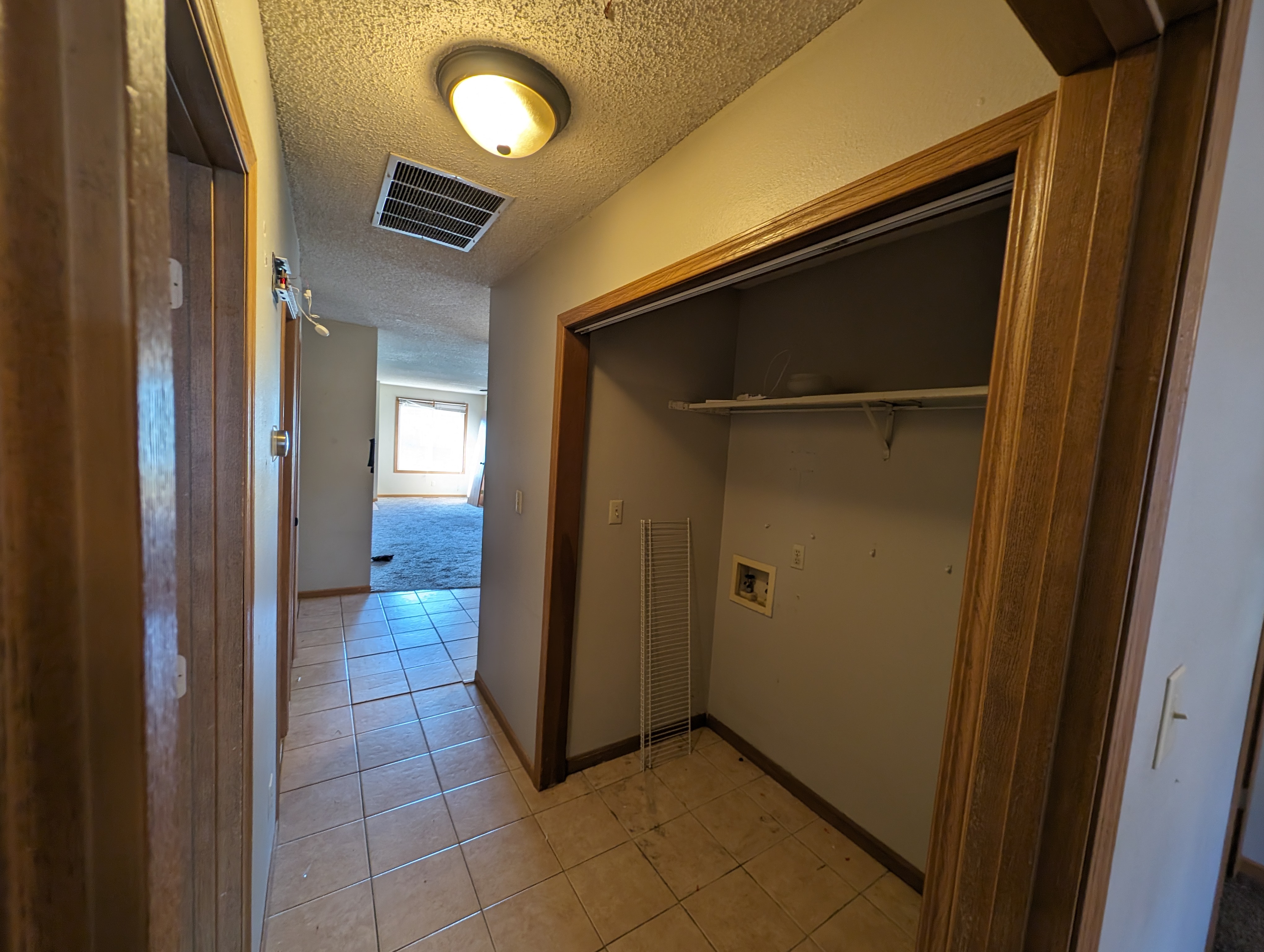 Laundry before renovation