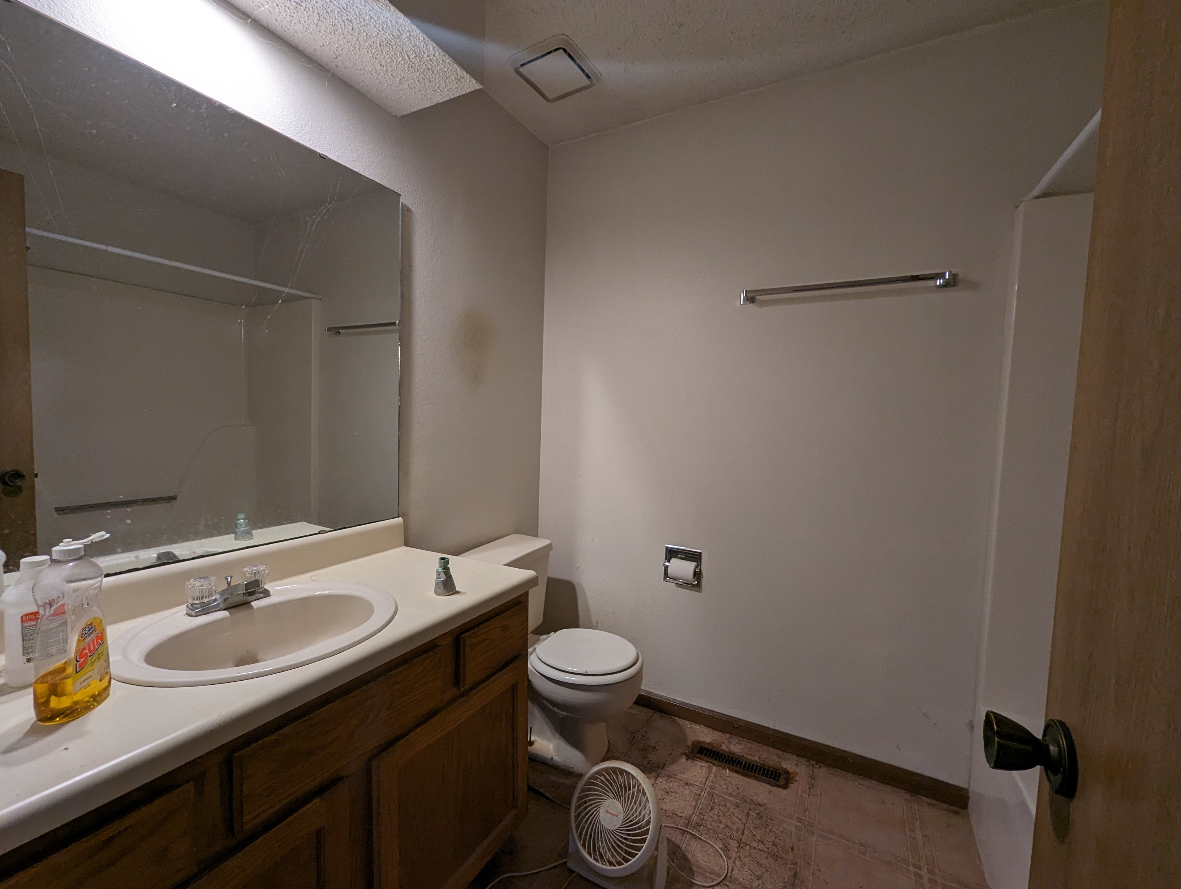 Bathroom before renovation