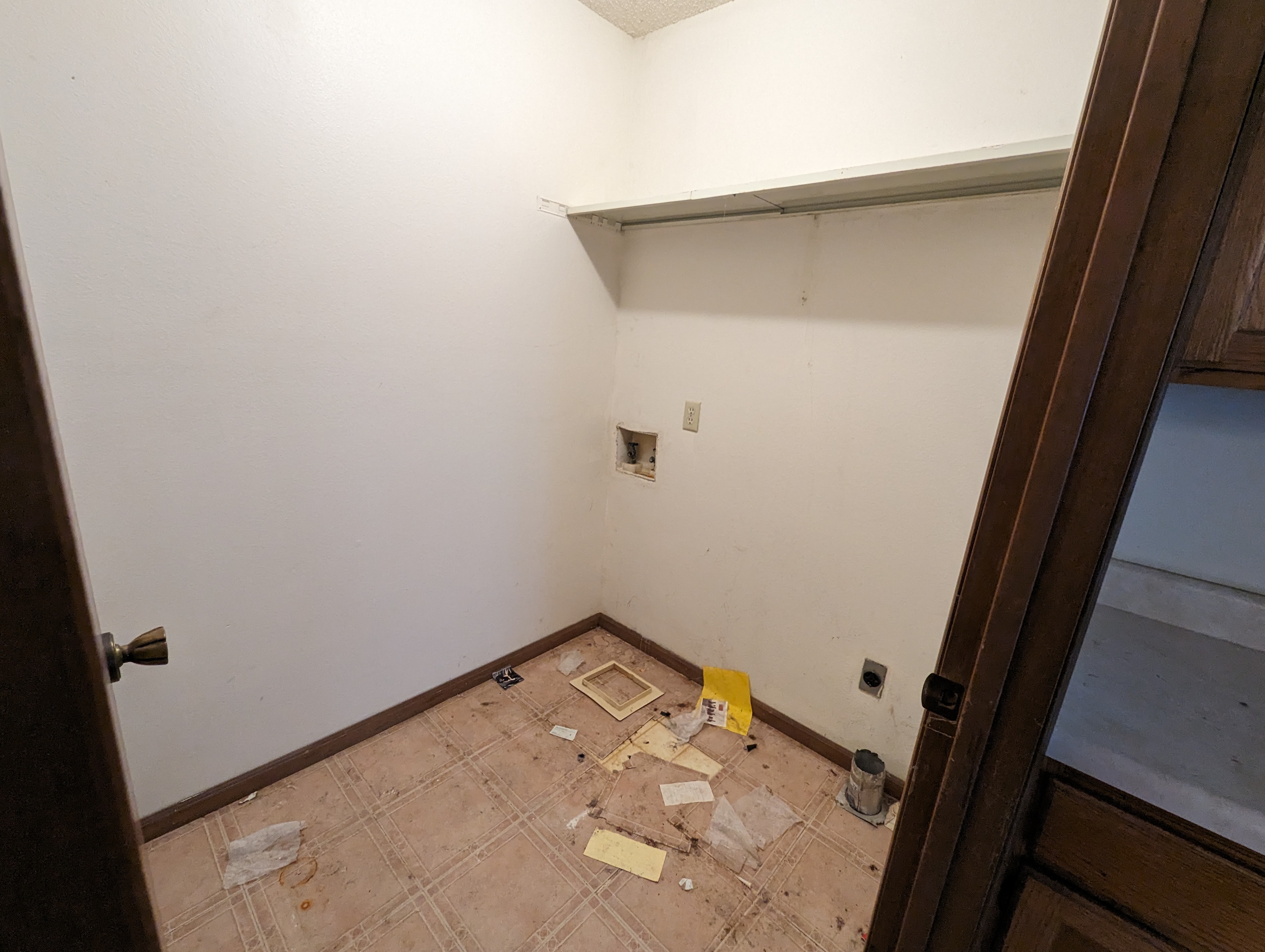 Laundry Room before renovation